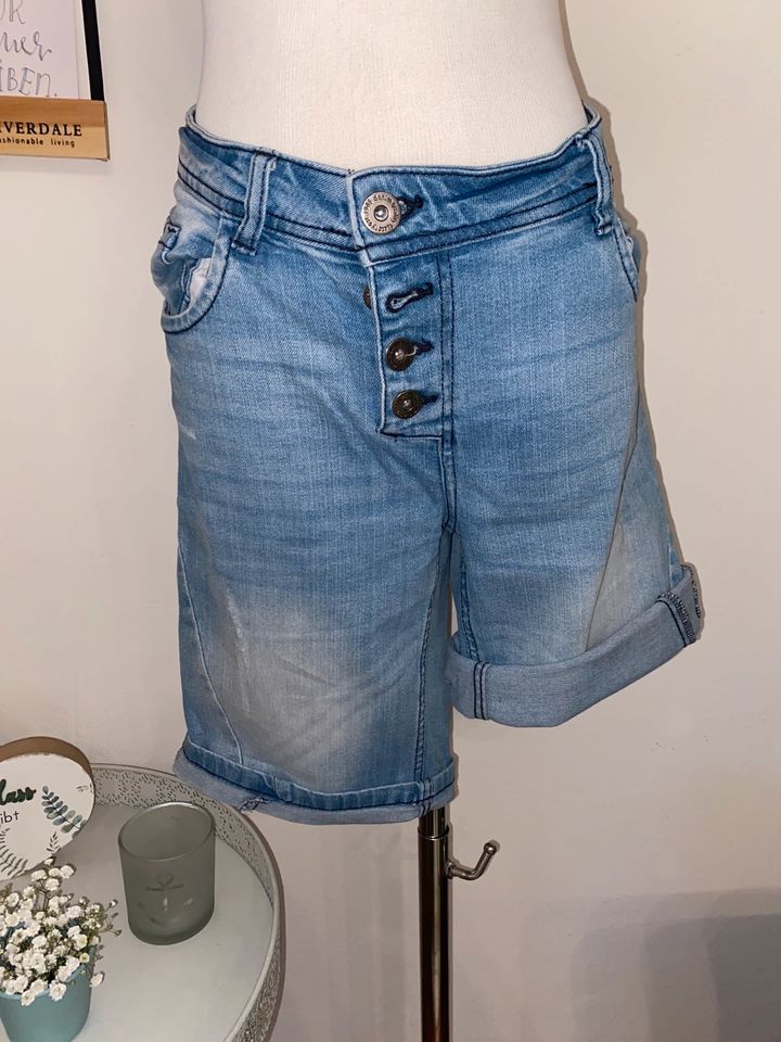 ⭐️Schöne Damen Sommer Shorts /Rock Jeans, Stoff Gr.M /38⭐️ in  Nordrhein-Westfalen - Rhede | eBay Kleinanzeigen ist jetzt Kleinanzeigen