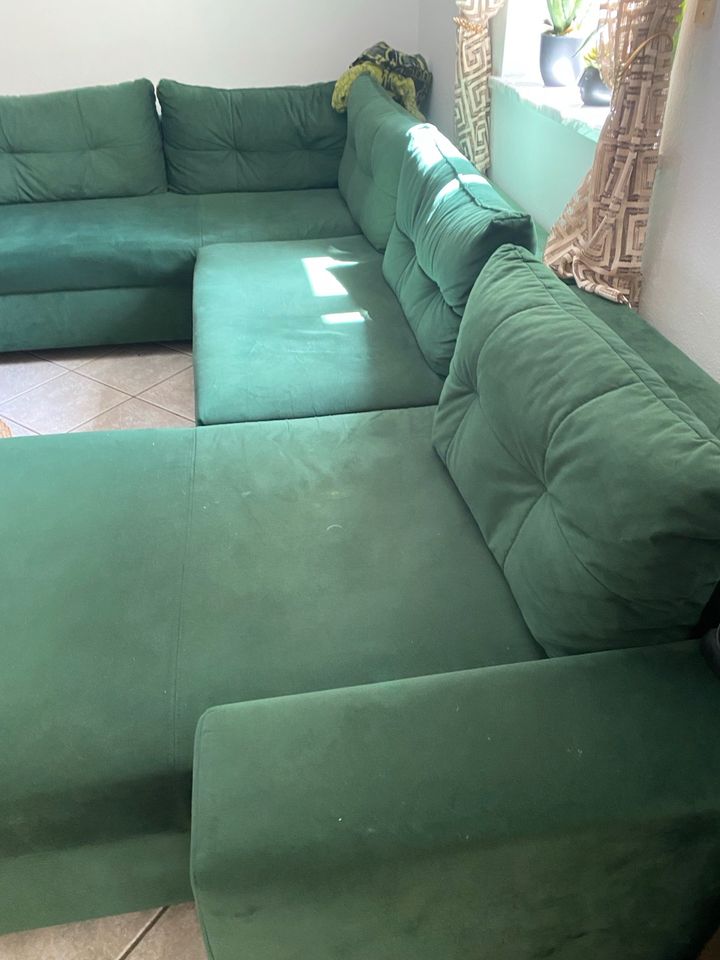 Grüne Retro Couch in Landshut