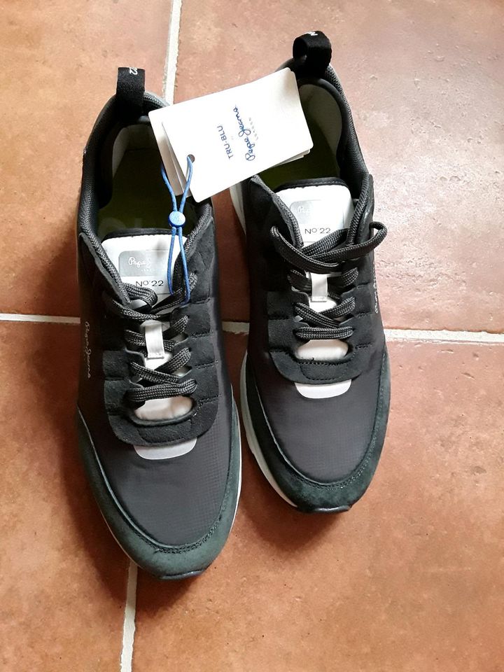 Pepe Jeans Sneaker / Sportschuhe / Schuhe Gr. 43 NEU in Friedrichroda