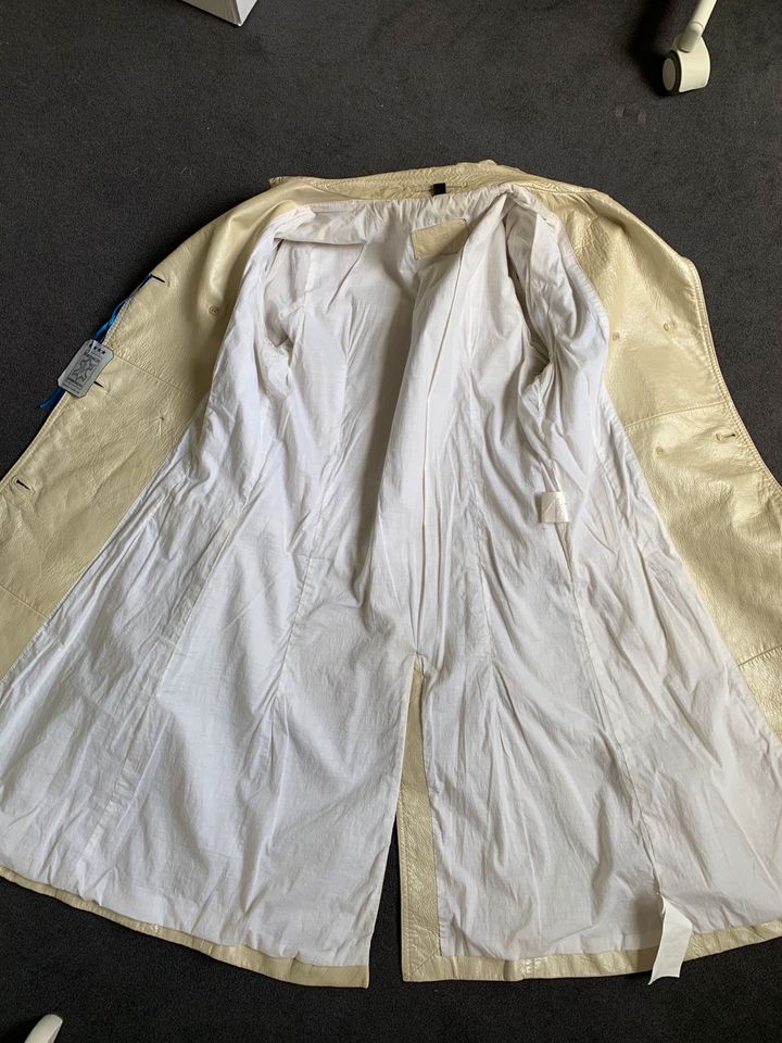 Hugo Boss Ledermantel Kalbsleder Vintage Beige/Perlmutt Gr. 36 in Hagen