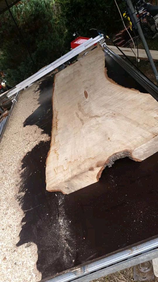 Planfräsen von Holzbohlen Tischplatten in Stedten