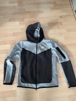 Nike Tech Fleece Kapuzenjacke in S Hessen - Spangenberg Vorschau