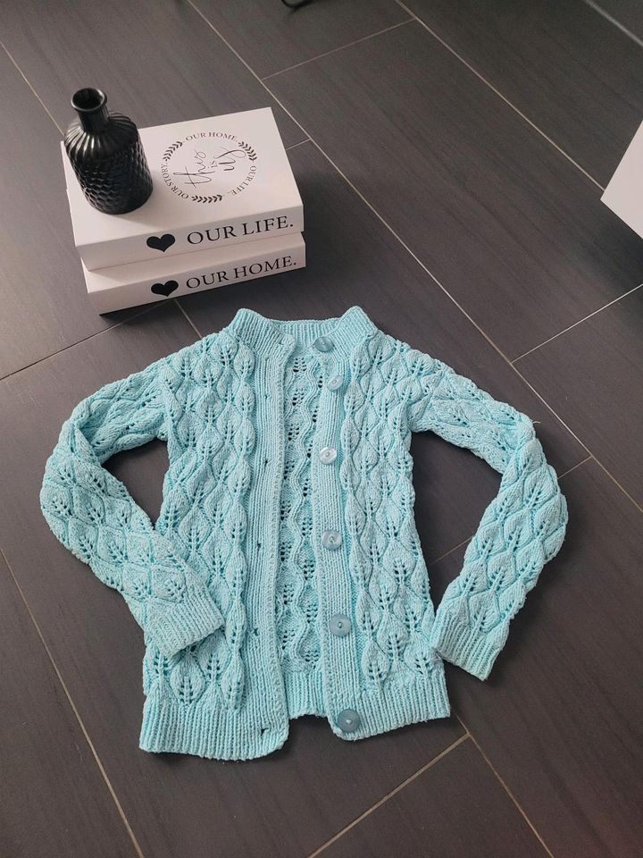 Toller Strickpullover. Handmade. Gr. 128 in Gütersloh