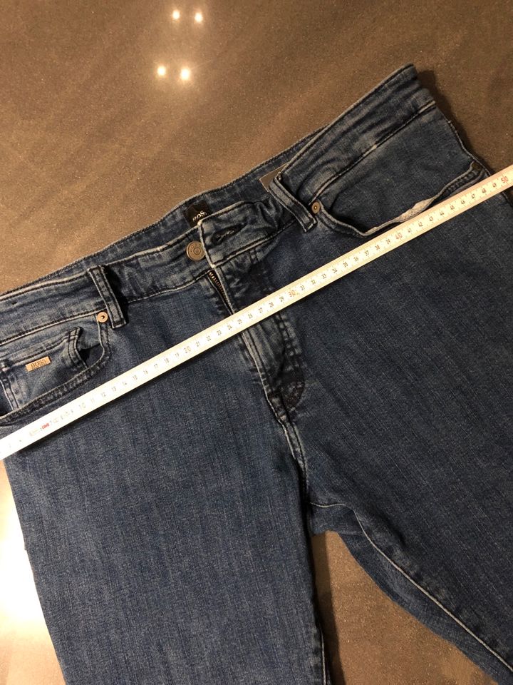 „Hugo Boss“ Herren Jeans (W36 / L32) in Zirndorf