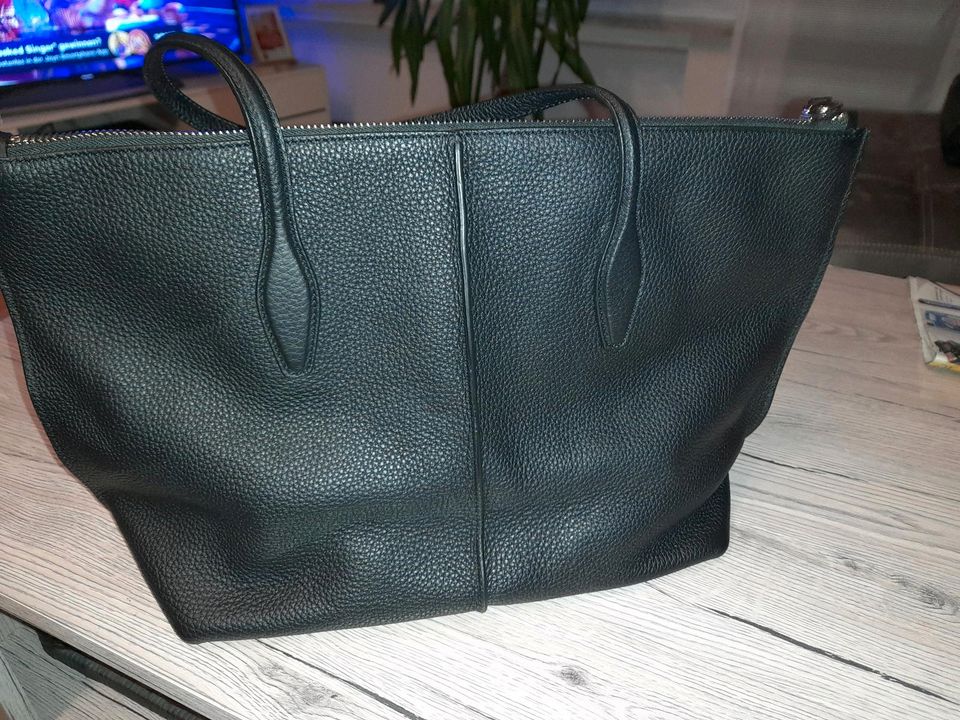 Handtasche der Marke TOD'S in Mittenaar