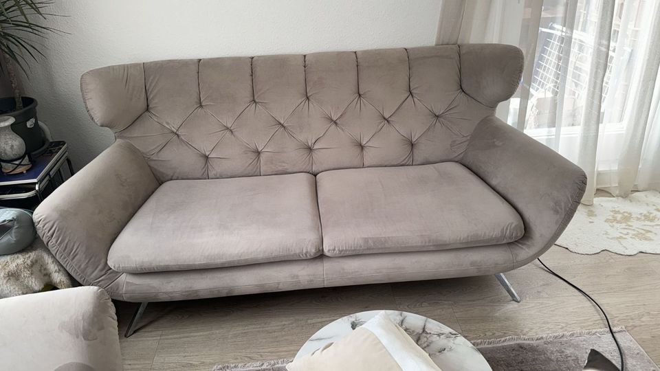 2 teiliges Sofa / Couch Set dunkel Beige in Berlin