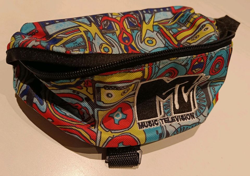 MTV Gürteltasche in Wolfhagen 