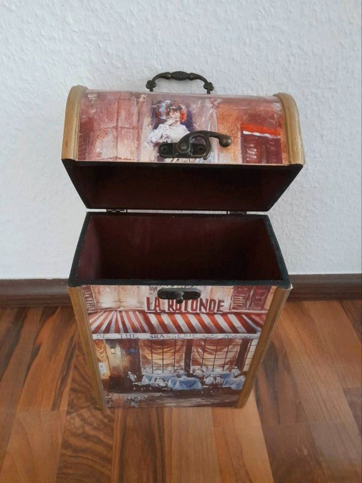 Geschenkbox (aus Holz) für 2 Weinflaschen in Mölln