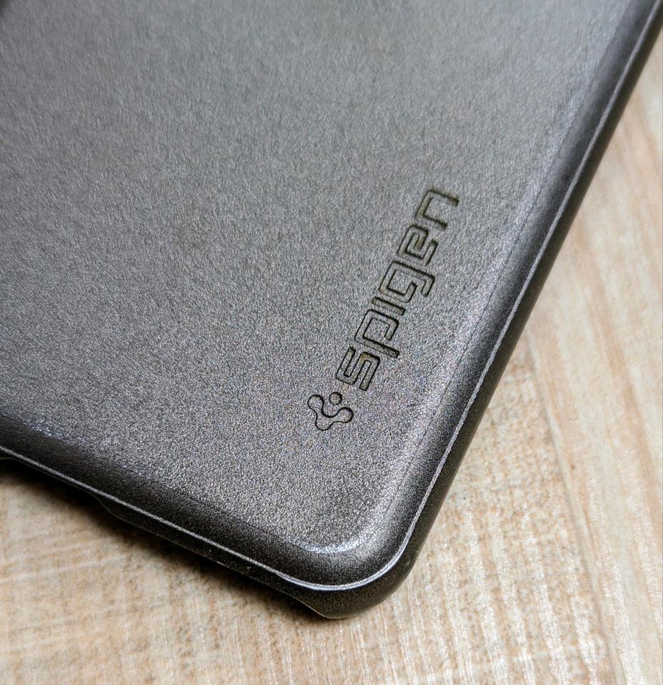 Spigen Hardcover für Google Pixel 6 Titan in Lampertheim