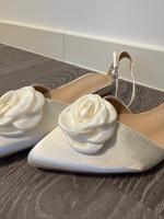 Elegante Schuhe mit Ansteckblume Bayern - Herzogenaurach Vorschau