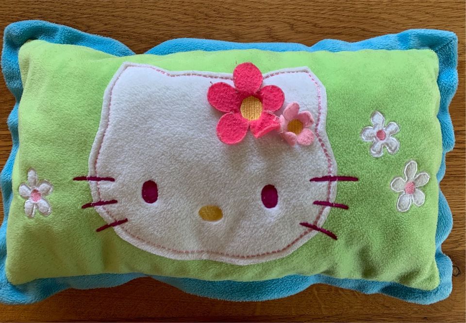 Hello Kitty Bettwäsche und Kissen in Breitscheid