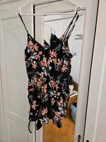 kurzer Jumpsuit Blumenmuster Düsseldorf - Oberbilk Vorschau