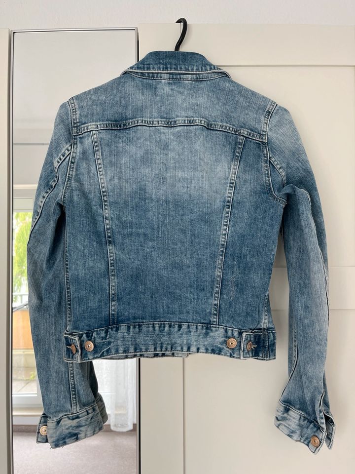 Jeansjacke H&M Gr. 36 in Dresden