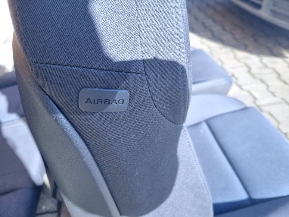 Audi A3 8PA Sportback Sitze 5 Türer Sitzheizung blau ISOFIX in Bad Sassendorf