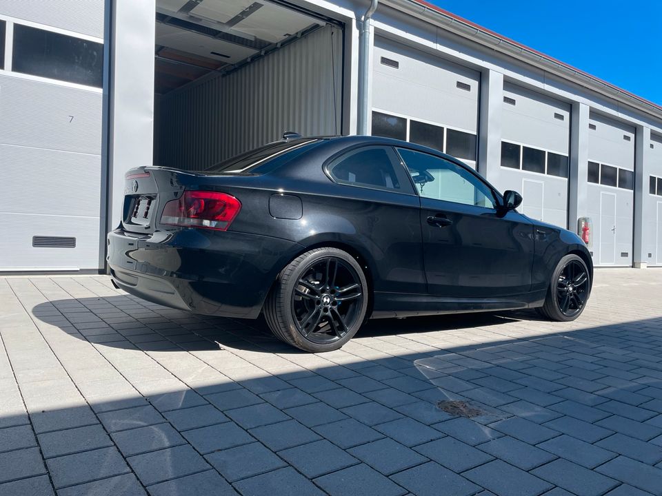 BMW 123d Coupe lci Facelift M-Paket e82 in Nagold