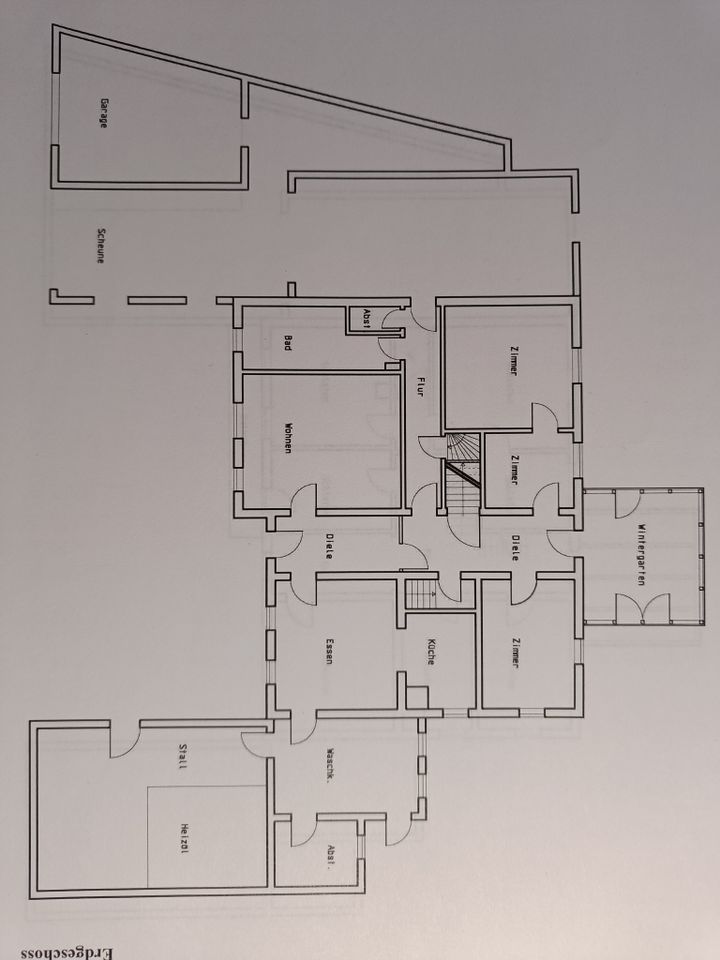 Kleiner Resthof mit großem sanierungsbedürftigen Bauernhaus in be in Diekholzen