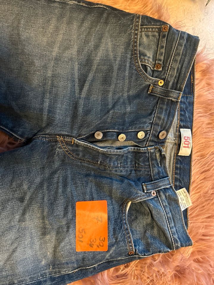 Verschiedene 501 Jeans Hosen 30/34 in Bodenheim