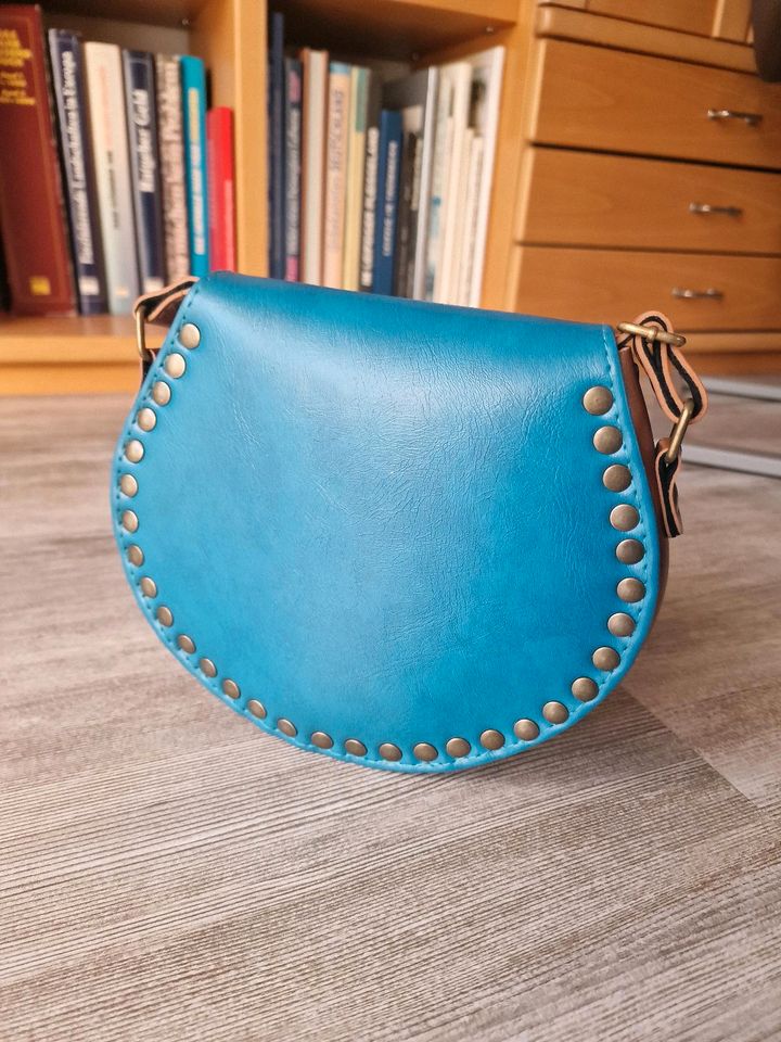 Damen Handtasche Umhängetasche Blau Braun Neu in Leipzig