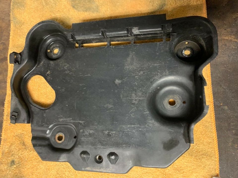 VW Polo Batterie Halter  6N0804825 VW ⭐️⭐️⭐️⭐️ in Hannover