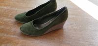 Keilabsatz hohe Schuhe Leder Velour Wildleder grün Janet D Gr 40 Dresden - Loschwitz Vorschau