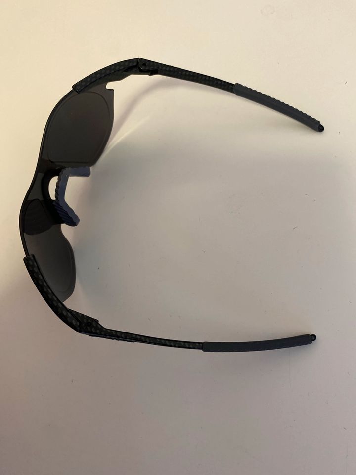 Oakley sub zero von 1990 in Geist