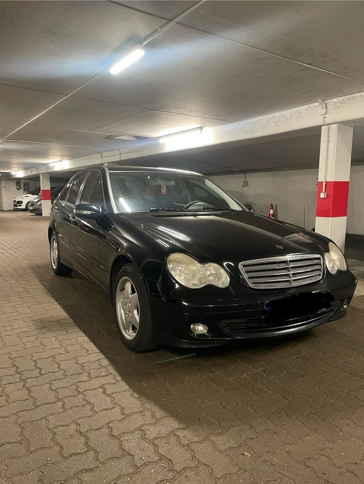 Mercedes-Benz W203 C200 CDI in Hamburg