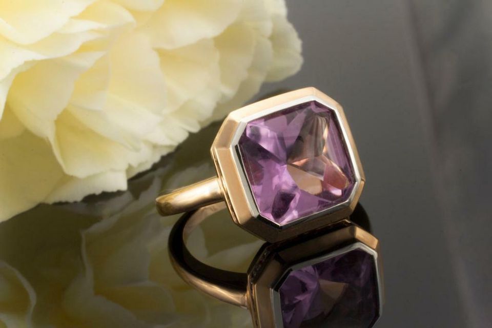 Amethyst Ring seitlich mit Brillanten 750 Gold LP 3.600,- in Wegberg