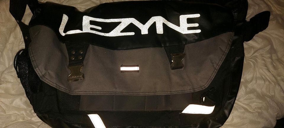 Fahrradtasche, Lezyne, Mesenger Caddy Black  neuwertig,  robust in Potsdam