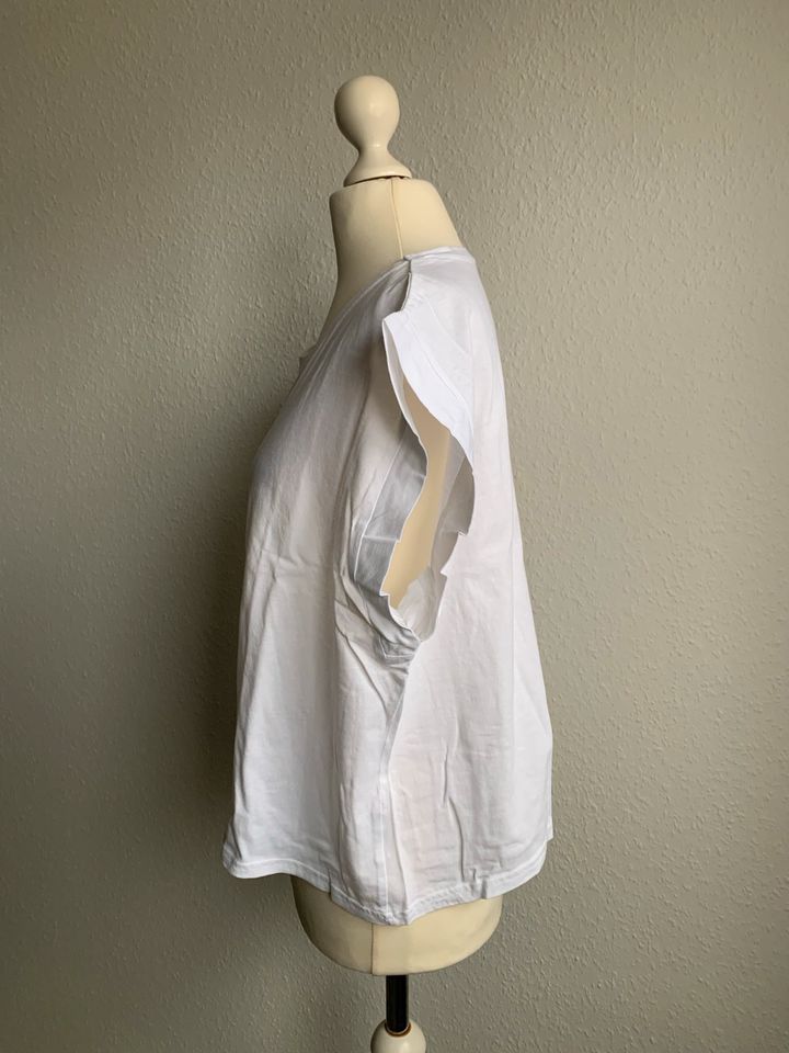 Basic Shirt weiß kürzer geschnitten Gr. M in Rengsdorf