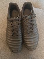 Nike Hallenschuhe, Fußballschuhe Tiempo Größe 40,5 Bayern - St. Georgen bei Traunreut Vorschau