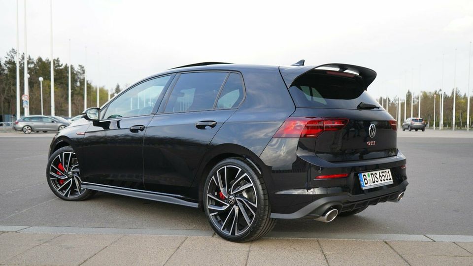 VW Golf 8 GTI Clubsport Autovermietung Mietwagen Automieten Rent a car in Berlin