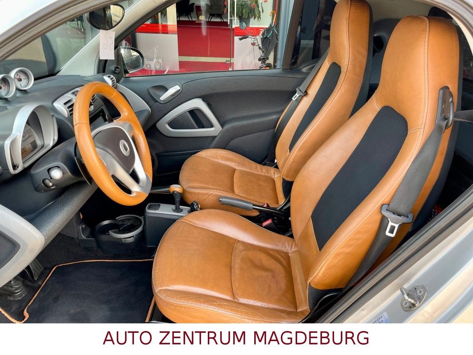 Smart Fortwo Coupe 1,0L LIMITED ONE Leder Klima R/CD in Magdeburg