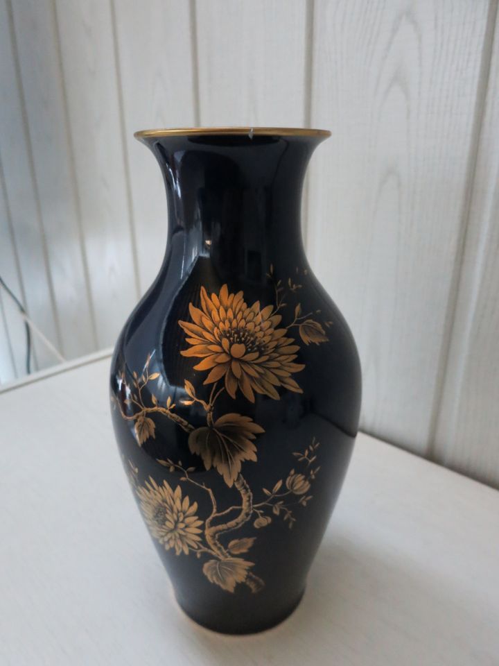 2 Vasen,1.Vase d`blau statt45nur39 €, 2. Vase w.-blau st.15€nur10 in Landshut
