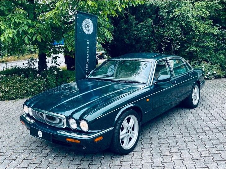 Jaguar XJ8 4.0 v8 Sovereign x308 Penta Emeraldgreen in Waldkraiburg