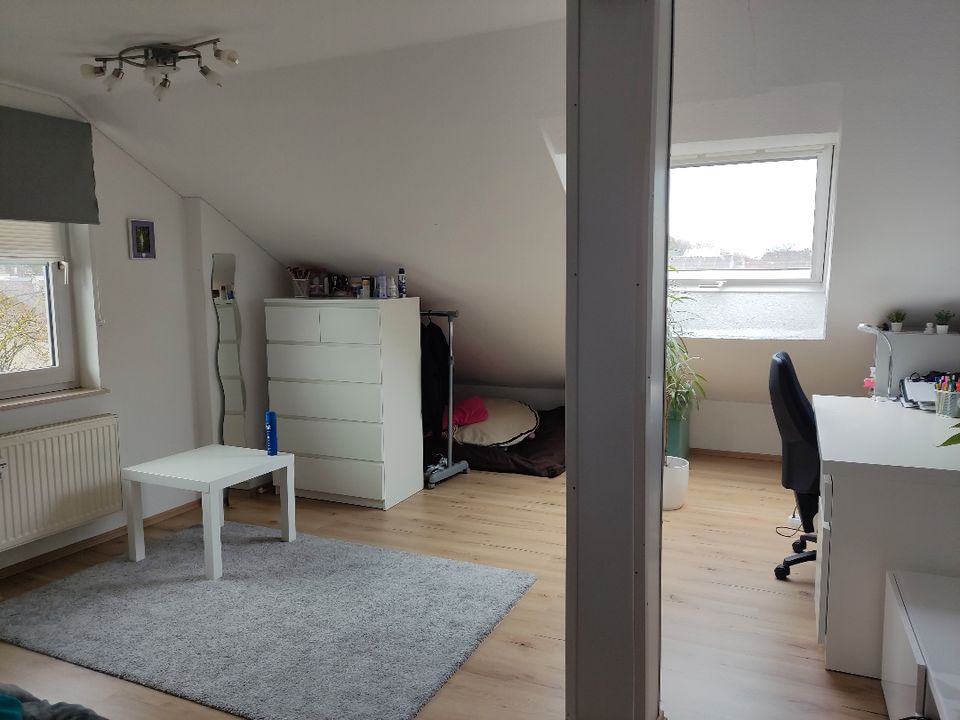 Familienwohnung auf 2 Ebenen mit Balkon, viel Platz und Komfort in Wickede (Ruhr) in Wickede (Ruhr)