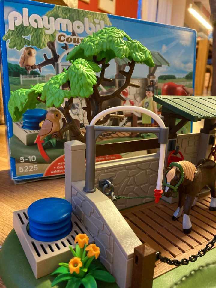 Playmobil Pferdewaschanlage mit Wasserpumpe und Hufschmied in Frankfurt am Main