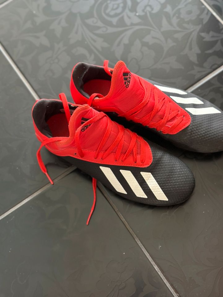 Fussballschuhe Adidas in Glinde