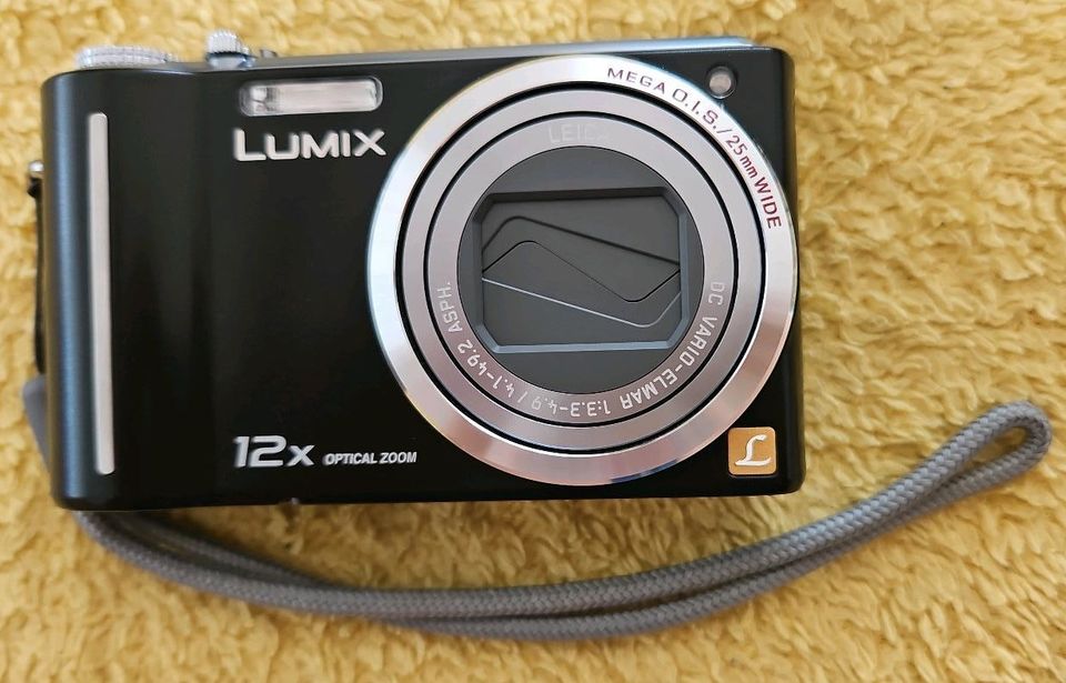 Kleine Kamera LUMIX  DMC-TZ6 von Panasonic mit Zubehör in Landshut