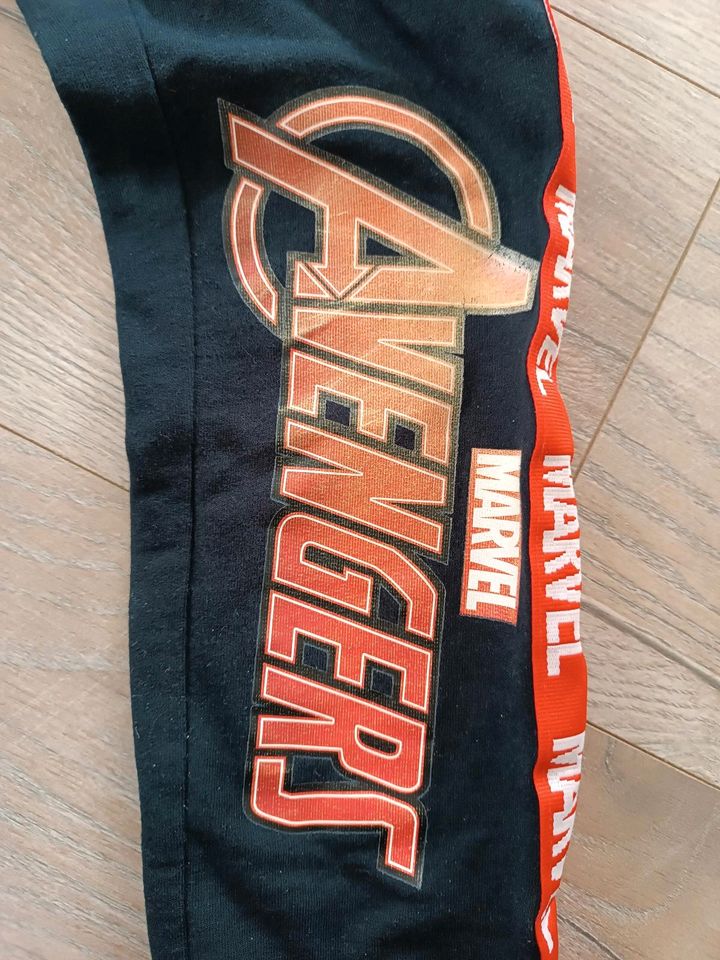 Marvel Avengers Jogginganzug 110/116 in Seebad Ahlbeck