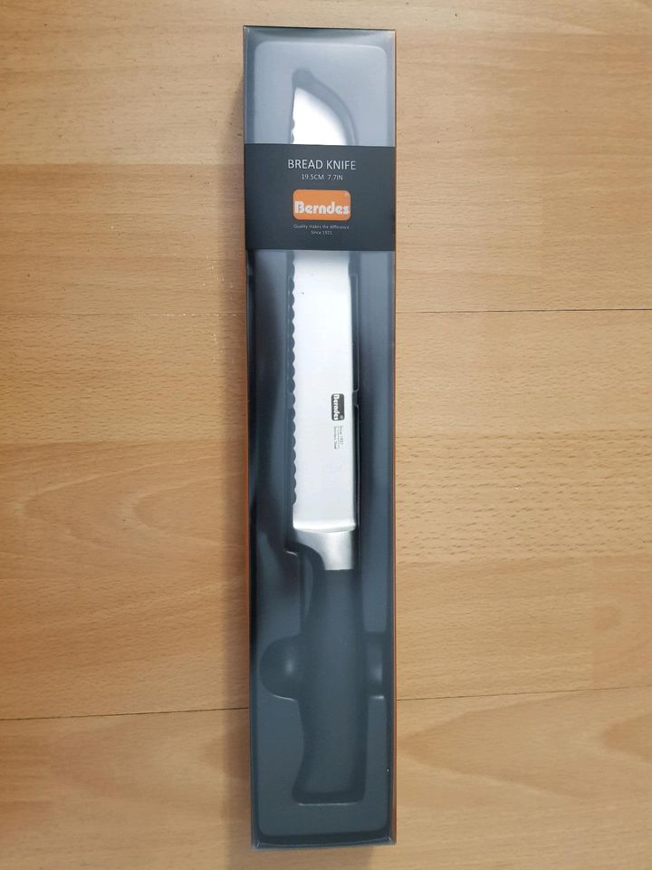 OVP Brotmesser Messer 19,5 cm Küche in Frankfurt am Main