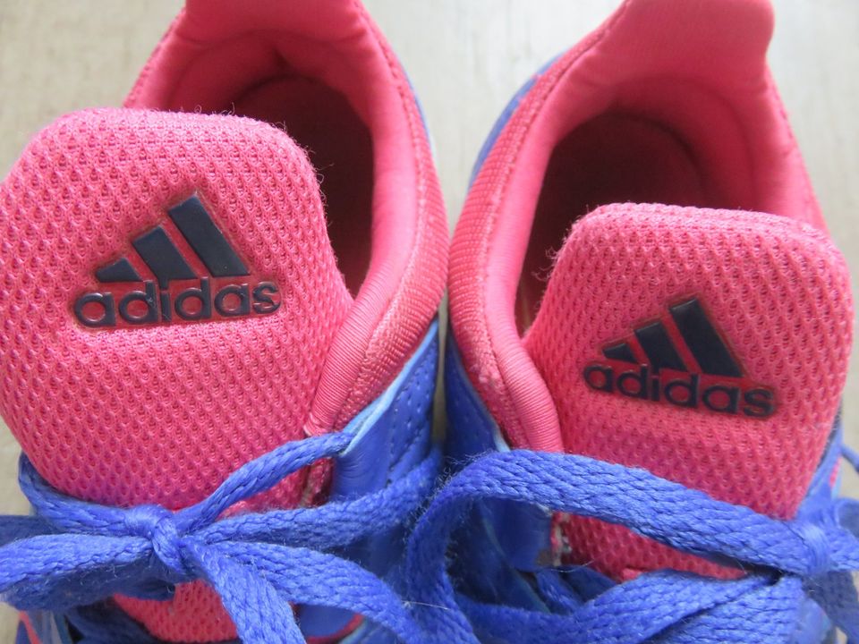 Sportschuhe dunkellila - pink Größe: 35 adidas in Kösching