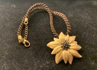 Schmuck-Set: goldene Blume Halskette Ohrringe Bayern - Essenbach Vorschau