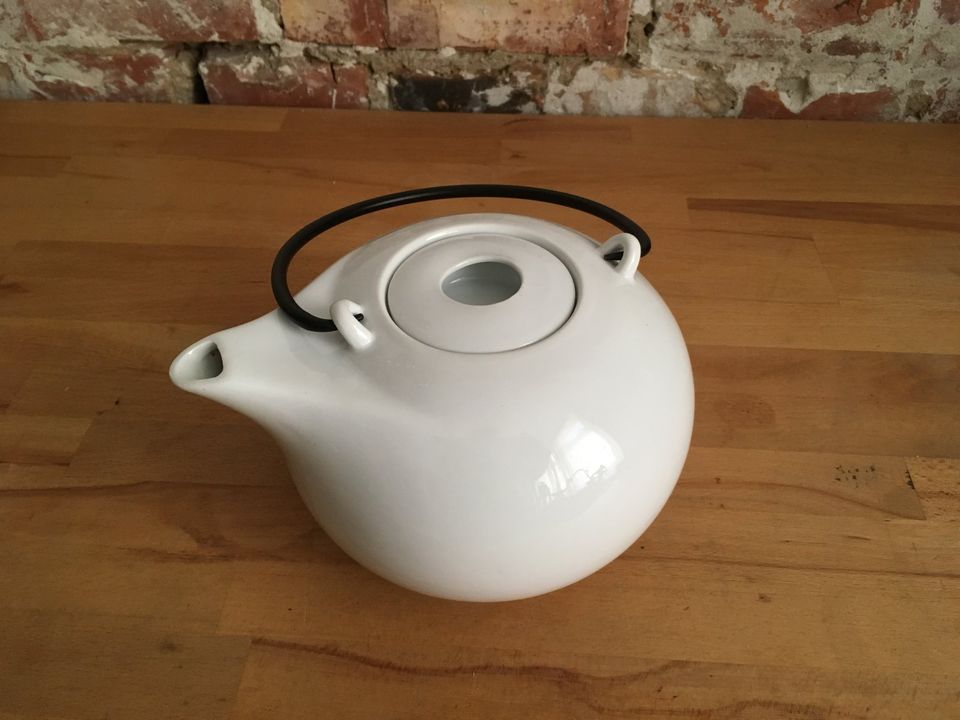 Design Teekanne Kanne Kaffeekanne Porzellan weiß 1,35 l in Pforzheim