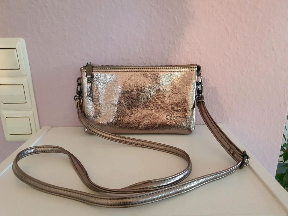 Handtasche metallic, Gabor in Kiel