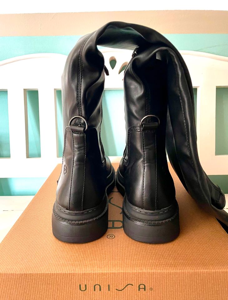 Neu! Damen Stiefel v. TAMARIS Gr.39/40 Schwarz kniehoch overknees in Potsdam