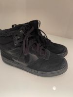 Nike Sneaker uVP 75€,  Gr. 39 gefüttert, neuwertig Philippe Model Hessen - Wiesbaden Vorschau