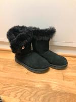 UGG Classic Fluff Pin | schwarz | Größe 38 Rheinland-Pfalz - Nentershausen (Westerwald) Vorschau