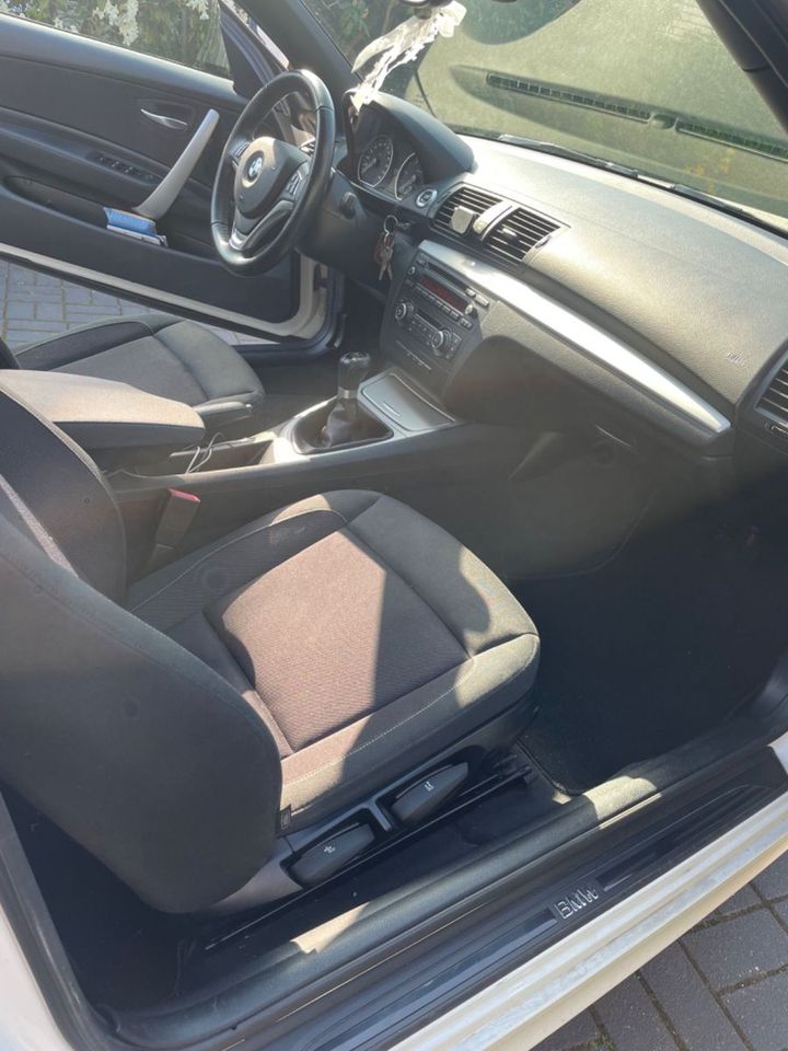 BMW BMW 118d Cabrio - Klimaautomatik-AHK-8 Fach in Hiddenhausen