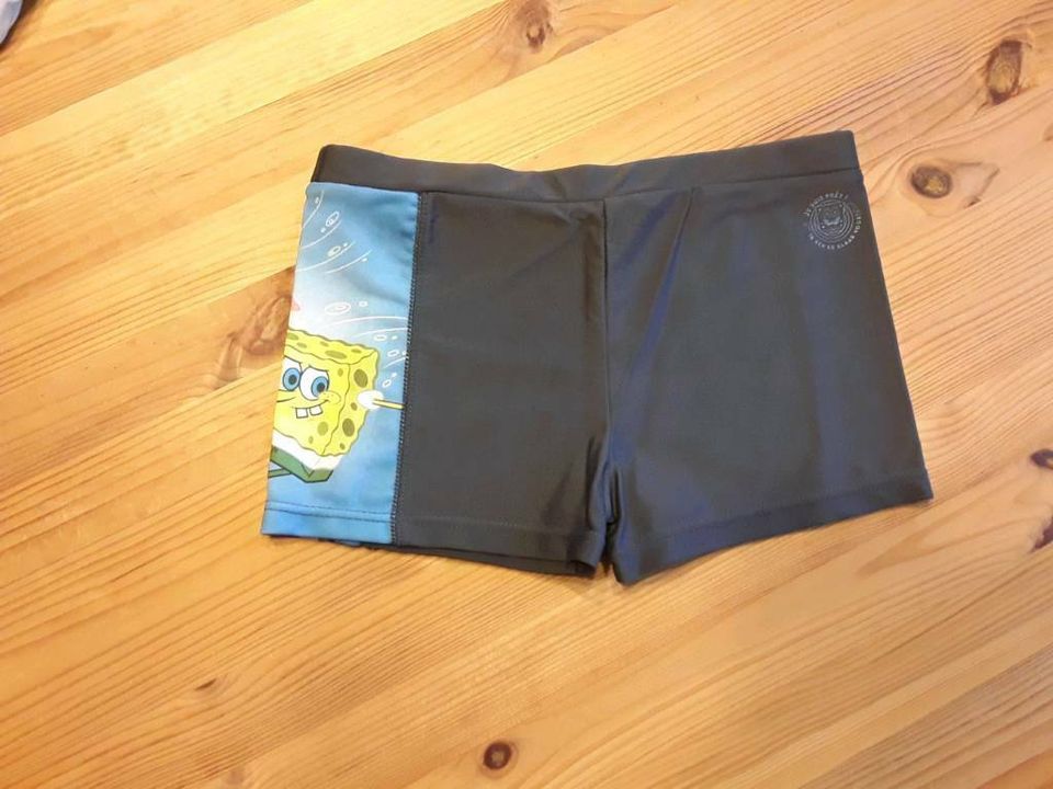 Spongebob Badehose Gr. 140 und zwei Bade-Shorts Gr. 128 in Friedrichroda