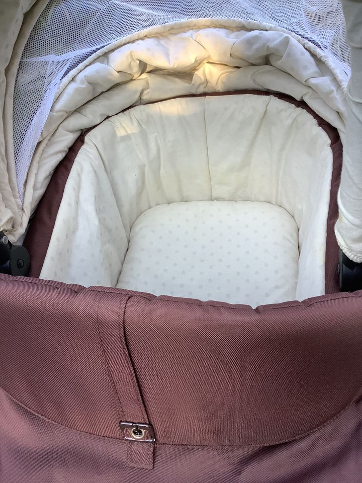 Mein Kinderwagen Rattan retro braun Räder NEU in Hamburg